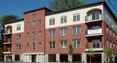 Building Photo - Clock Tower Square