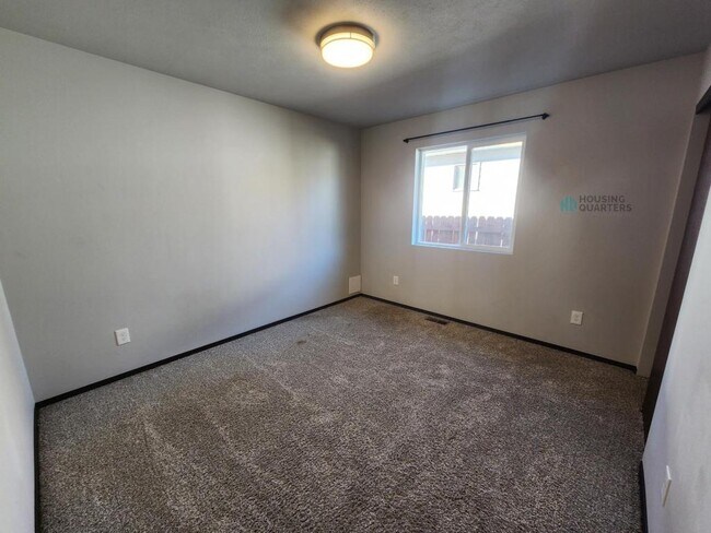 Building Photo - 1421 E Providence Ave