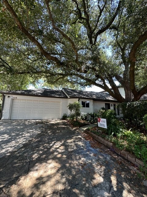 Building Photo - 12800 Briar Forest Dr