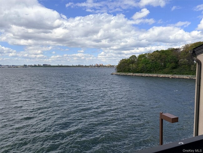 Building Photo - 5-20 115th St