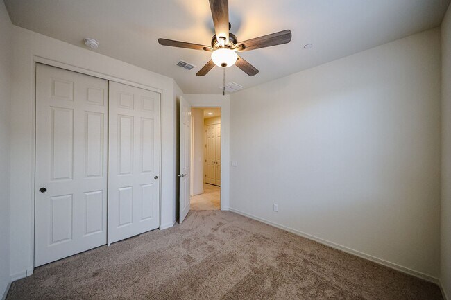 Building Photo - 4 Bedroom + Den in Foothills at Northpointe