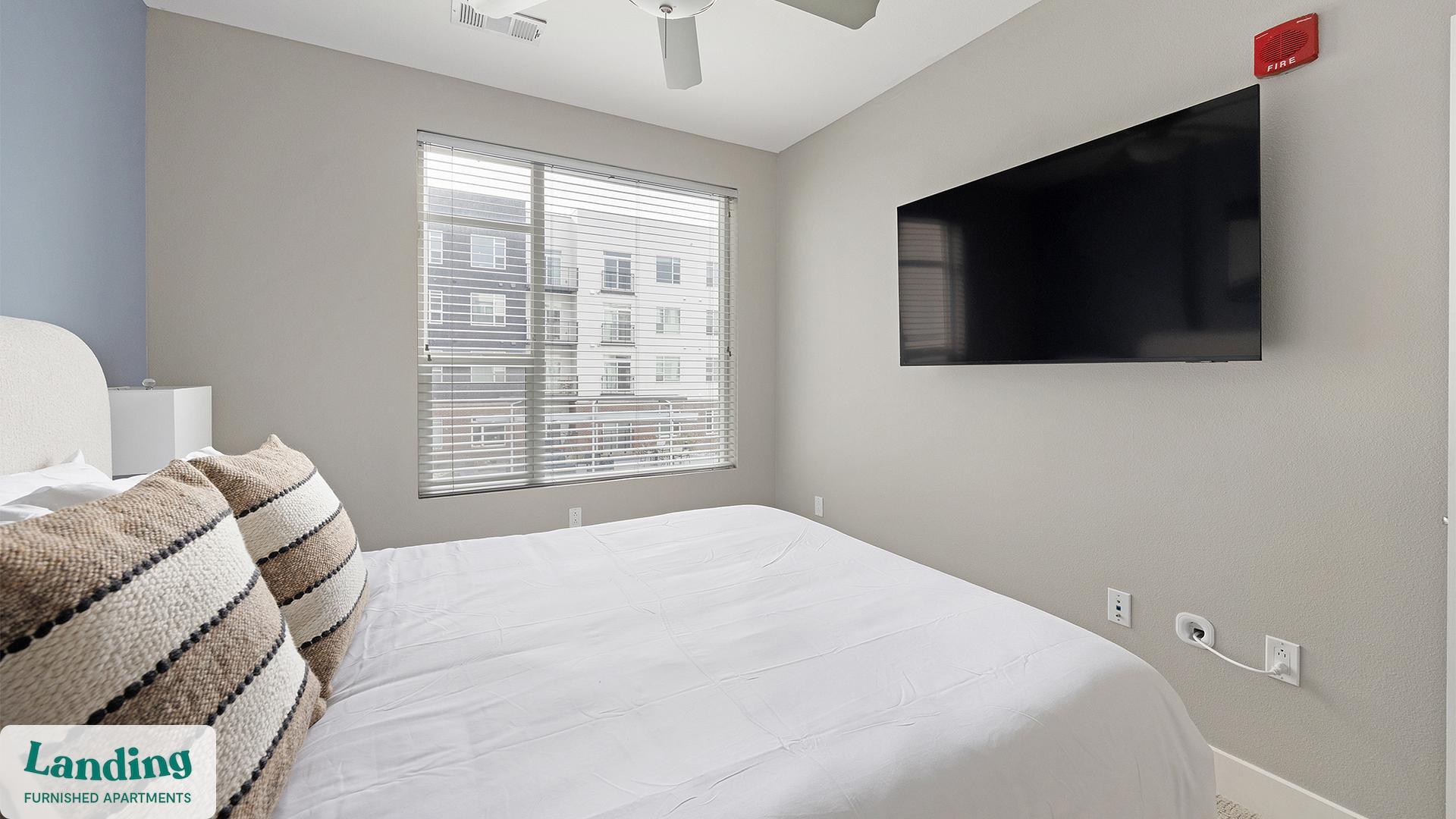 Building Photo - 1000 S Broadway