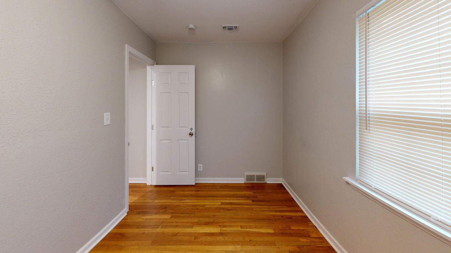 Building Photo - 1317 Killian Dr