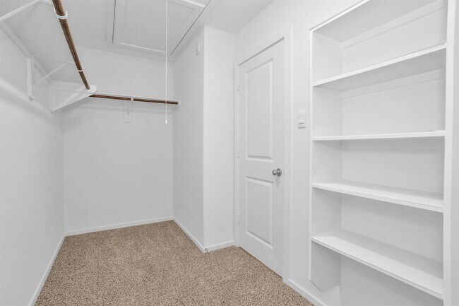 Building Photo - 3518 Grassland Dr
