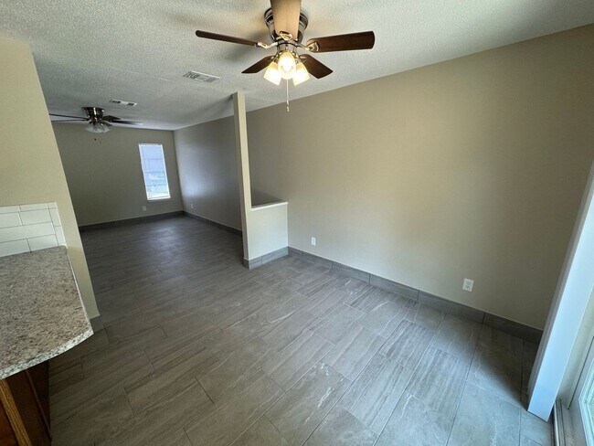 Building Photo - Pensacola - Carlisle - 3 Bedroom, 2 Bathroom