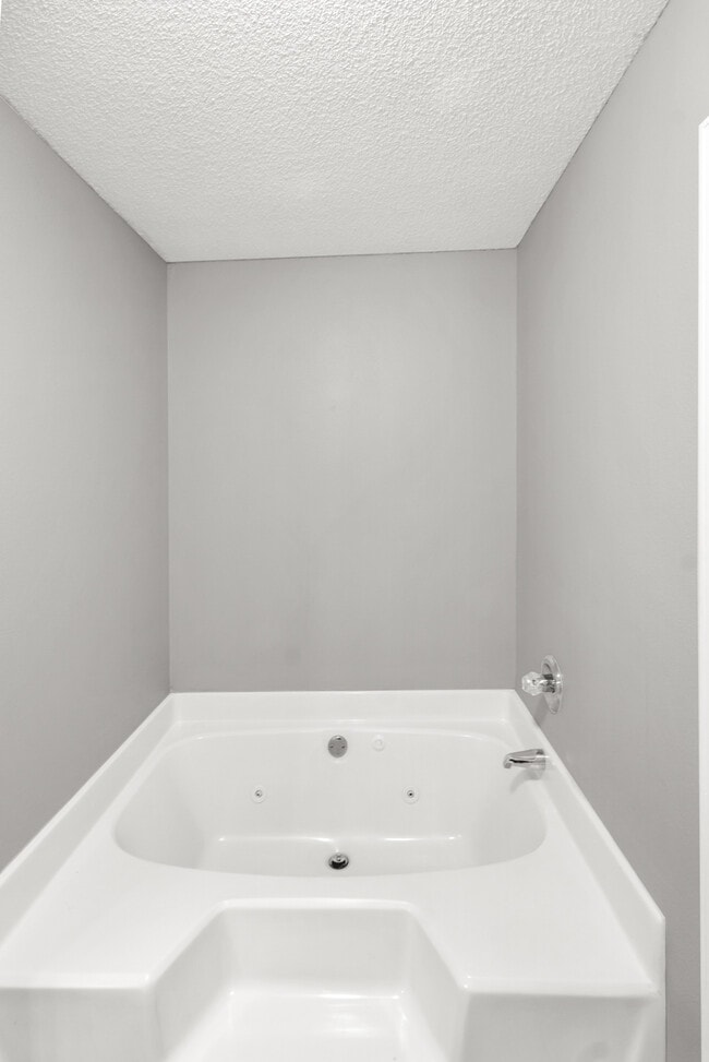 Building Photo - 2427 Tumbleweed Dr