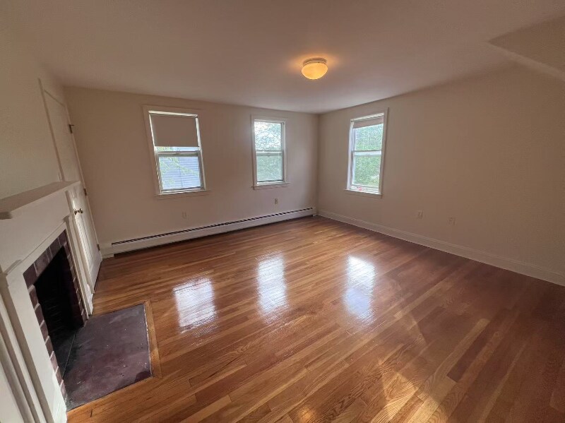 Building Photo - 85 Mt Auburn St