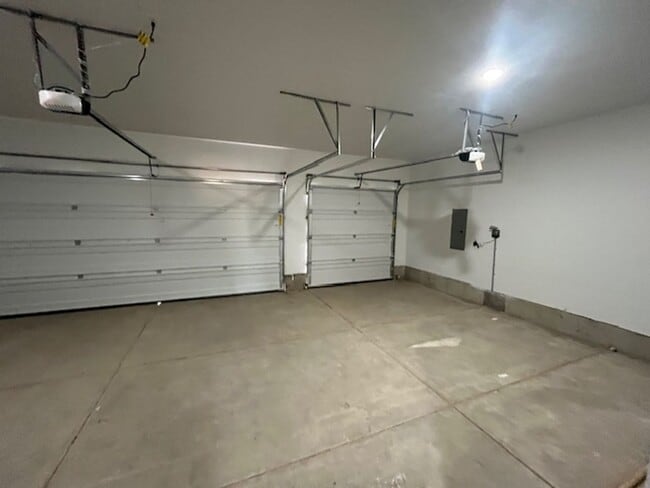 Building Photo - 3 Bedroom 2 Bath Silverton OR