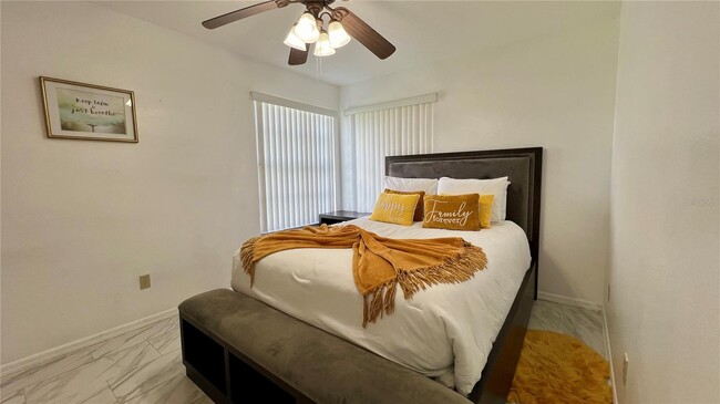 Building Photo - 2444 Sweetwater Club Cir