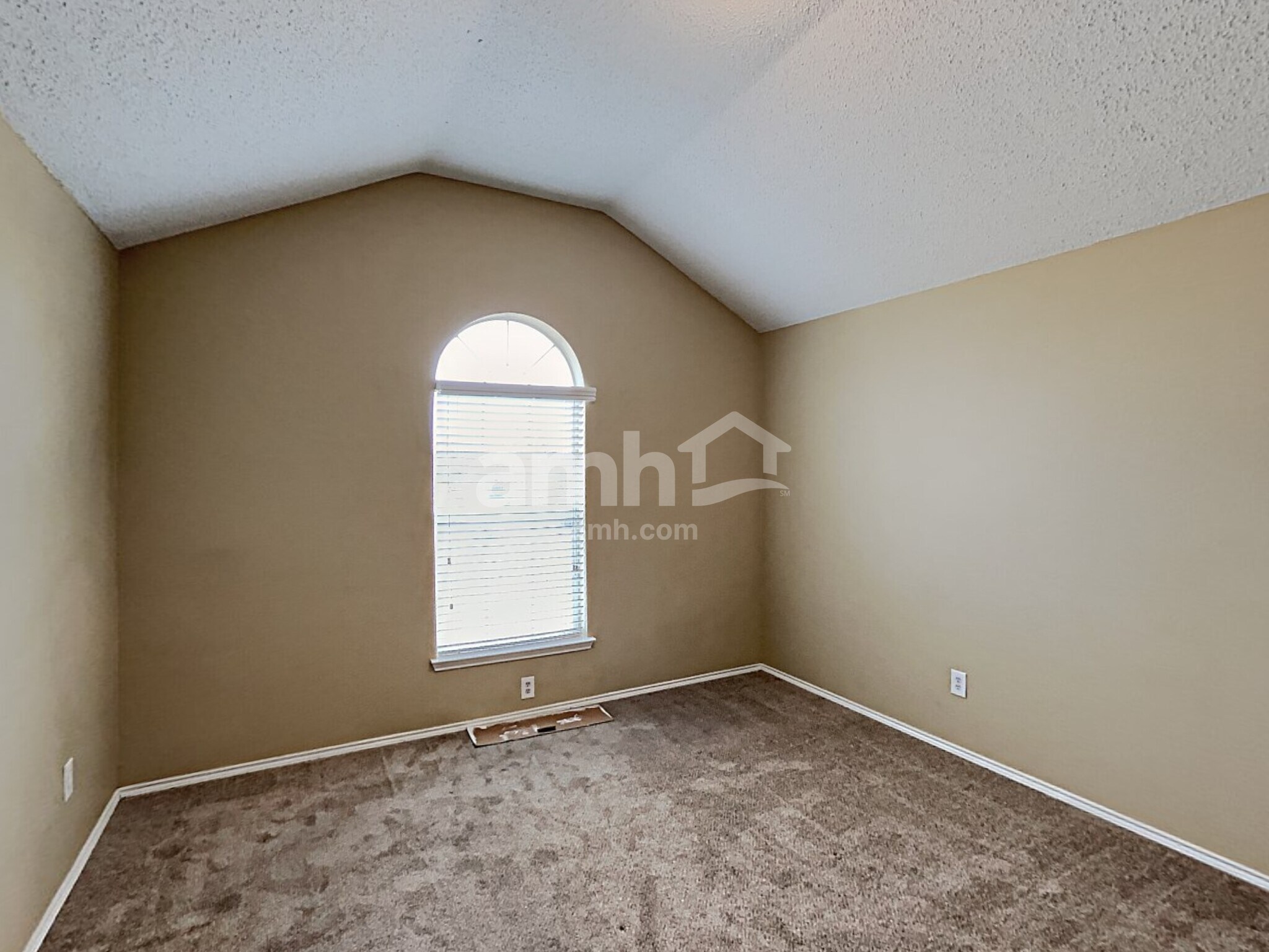 Building Photo - 1409 Prairie Dr