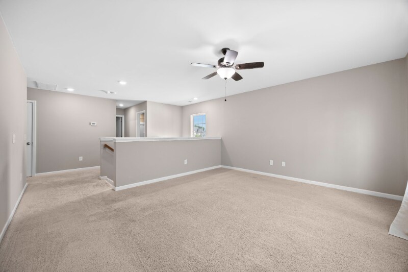Building Photo - 677 Redbud Ln