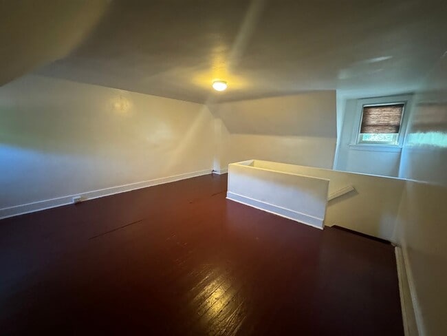 Building Photo - Updated Highland Park Townhome!