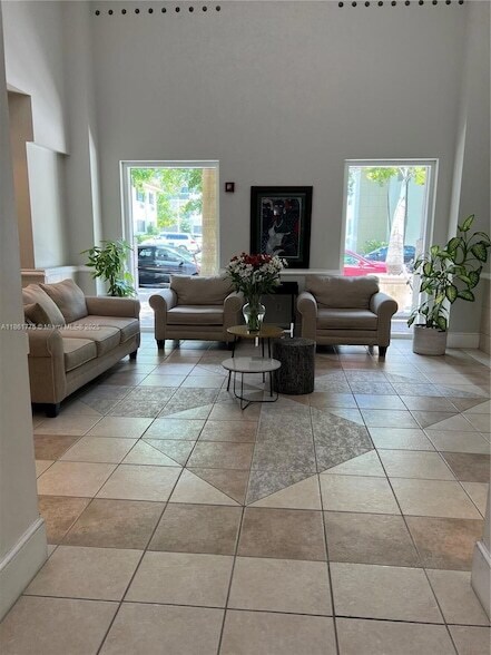 Building Photo - 50 Menores Ave