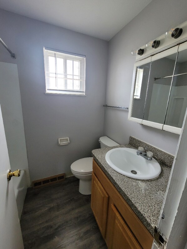 Building Photo - 4624 Applegrove St NW