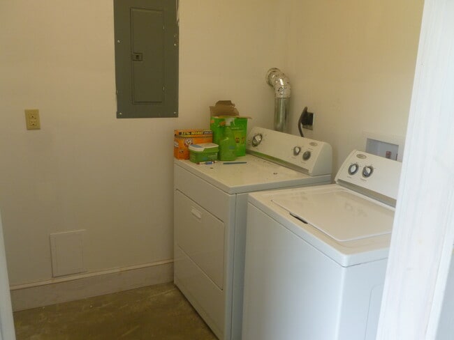 Building Photo - 245 Goodwin Creek Trail