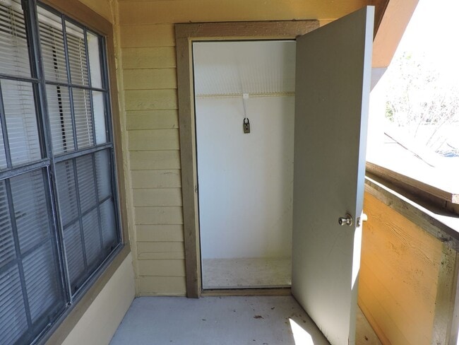 Building Photo - 1Bedroom Condo - Lakewood Park, Altamonte ...