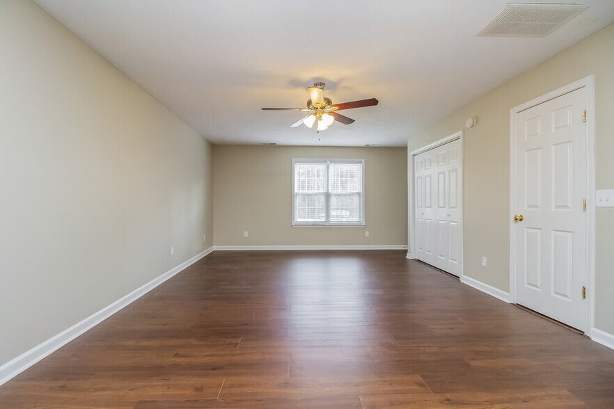 Building Photo - 4465 Winton Dr