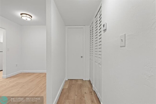 Building Photo - 7831 SW 56th St