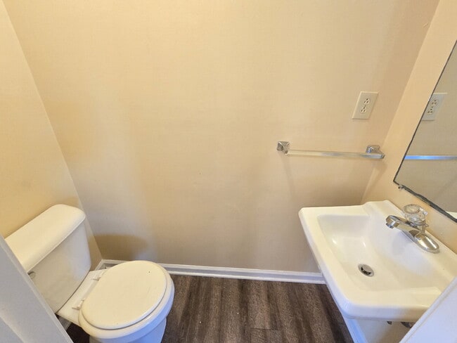 Building Photo - 351 Peabody Dr