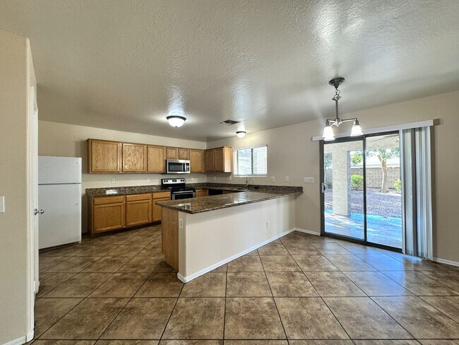Building Photo - ***MOVE IN SPECIAL: $300 OFF MOVE IN -4 BEDROOM HOME IN TUSCANO