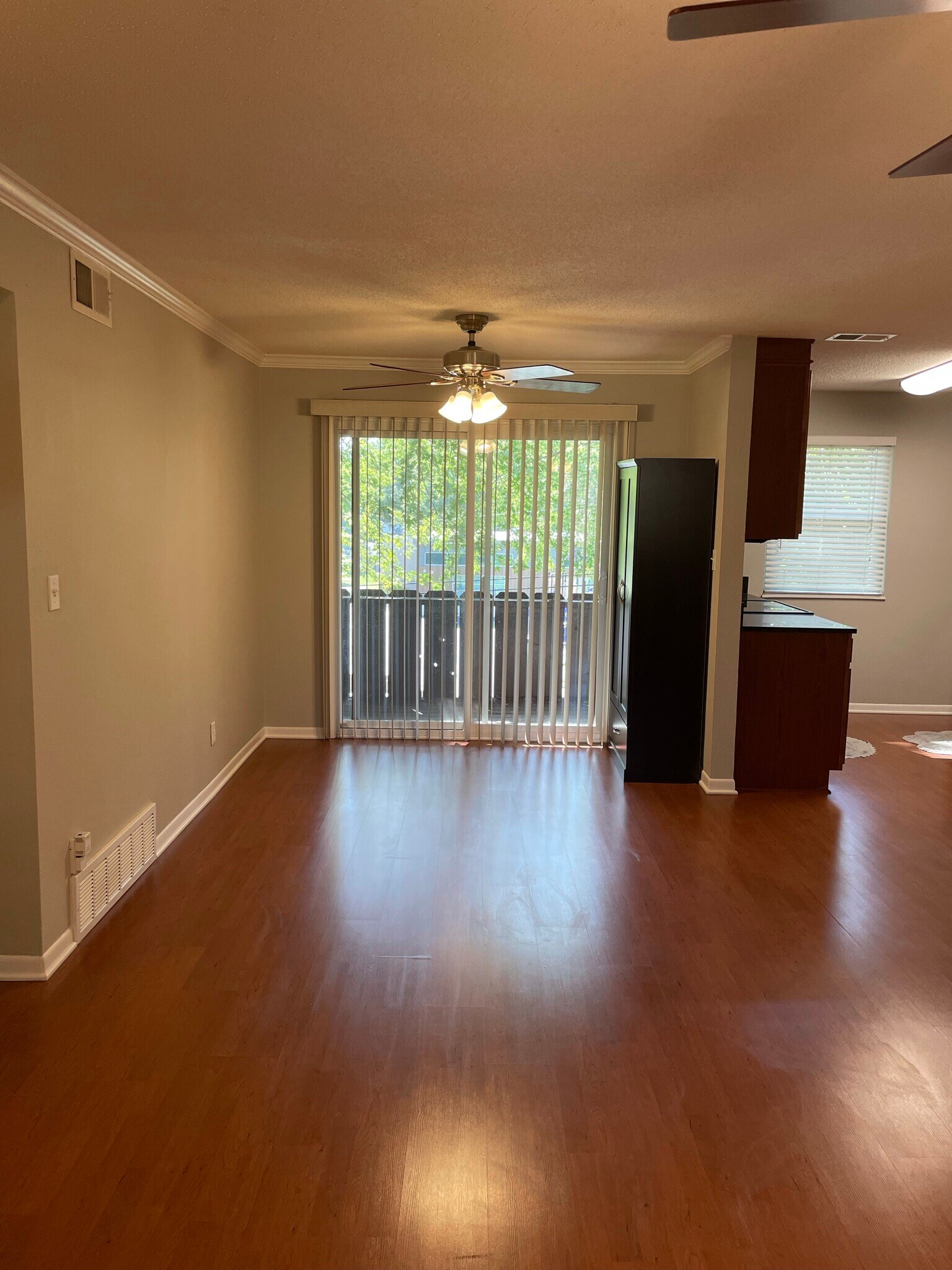 Dining Room - 6216 Robinson St