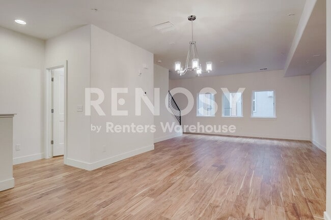 Building Photo - Prime Luxury Berkeley Townhouse with Rooftop Deck AVAILABLE NOW