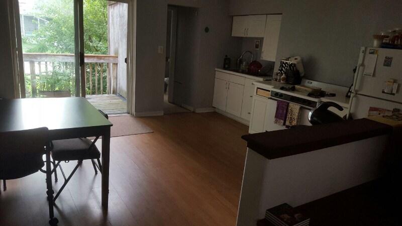 Building Photo - 320 W Sycamore St