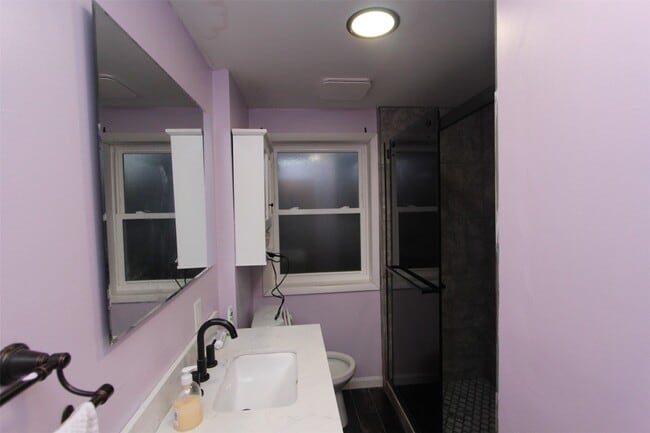 Building Photo - 701 Delano Ave