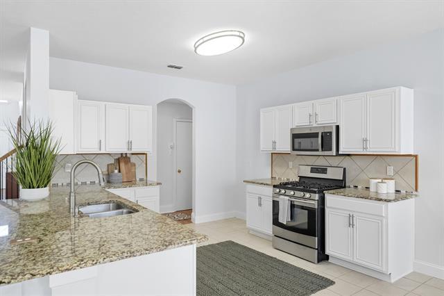 Building Photo - 529 Roundrock Ln