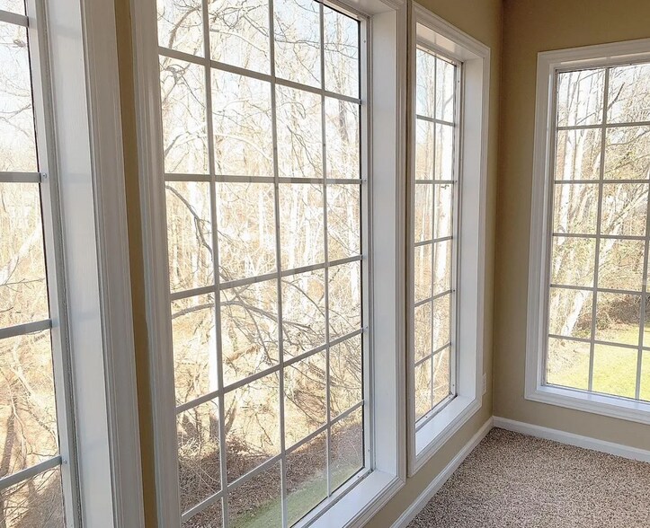 Sunroom - 648 Balfour Rd