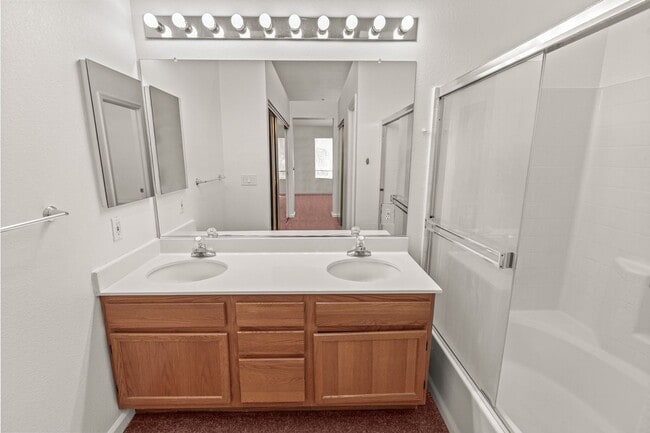 Building Photo - 6125 Lambeck Ln