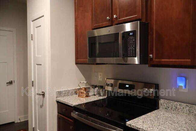 Building Photo - 659 Thomas Penn Dr