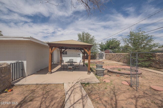 Building Photo - 1504 Nueces Way