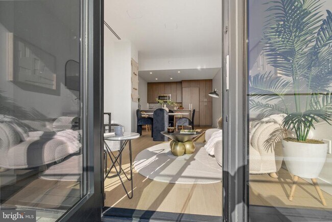 Building Photo - 210 S 12th St