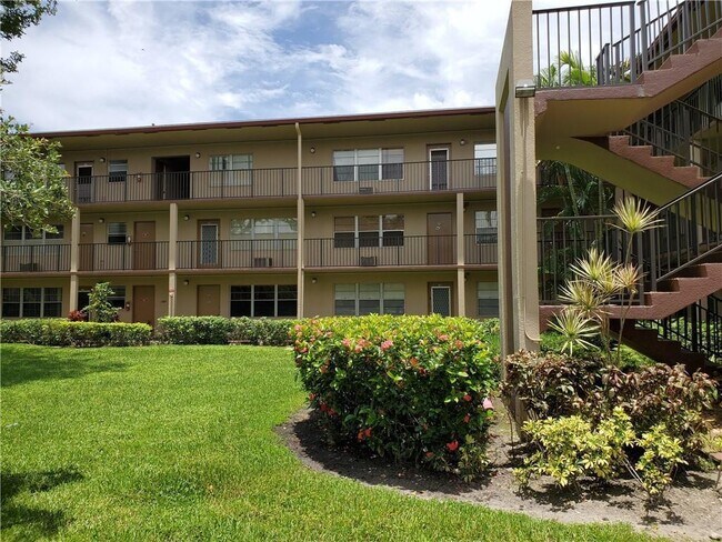 Building Photo - 251 SW 134th Way