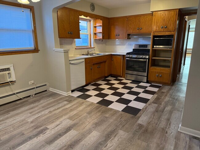 Building Photo - 5736 W Gunnison St