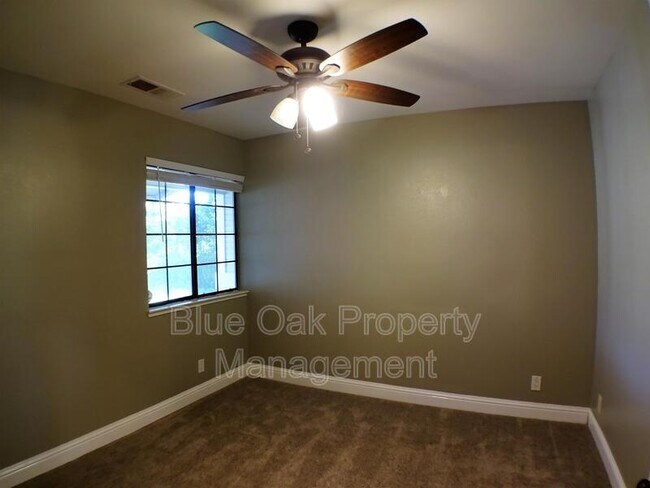 Building Photo - 3008 California Park Dr