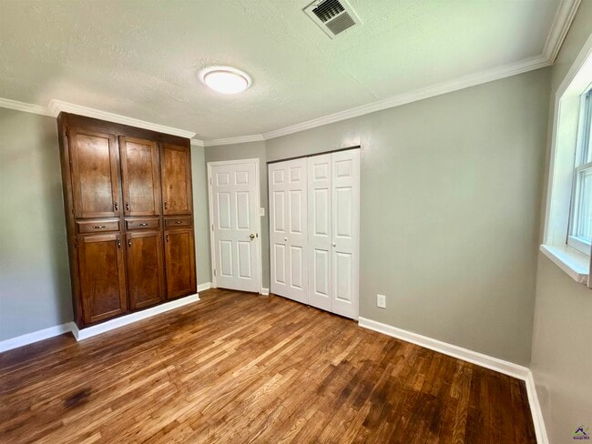 Building Photo - 111 Marilyn Dr