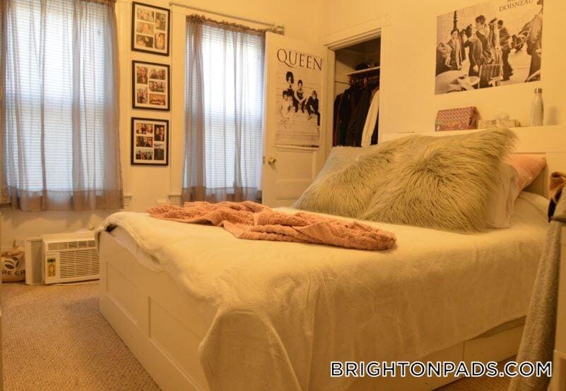 Building Photo - 66 Murdock St