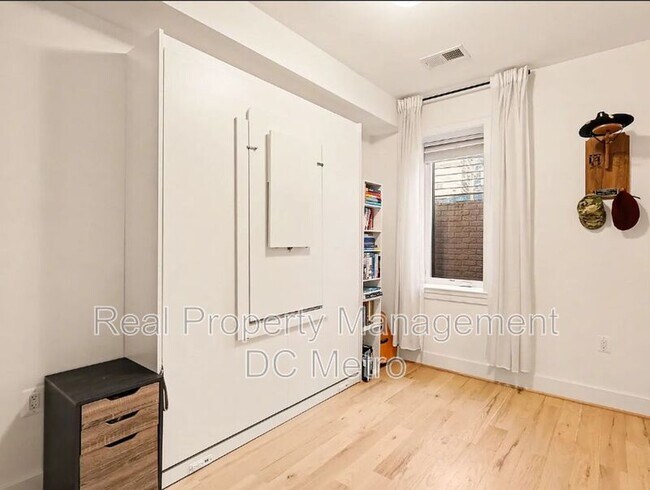 Building Photo - 811 Upshur St NW