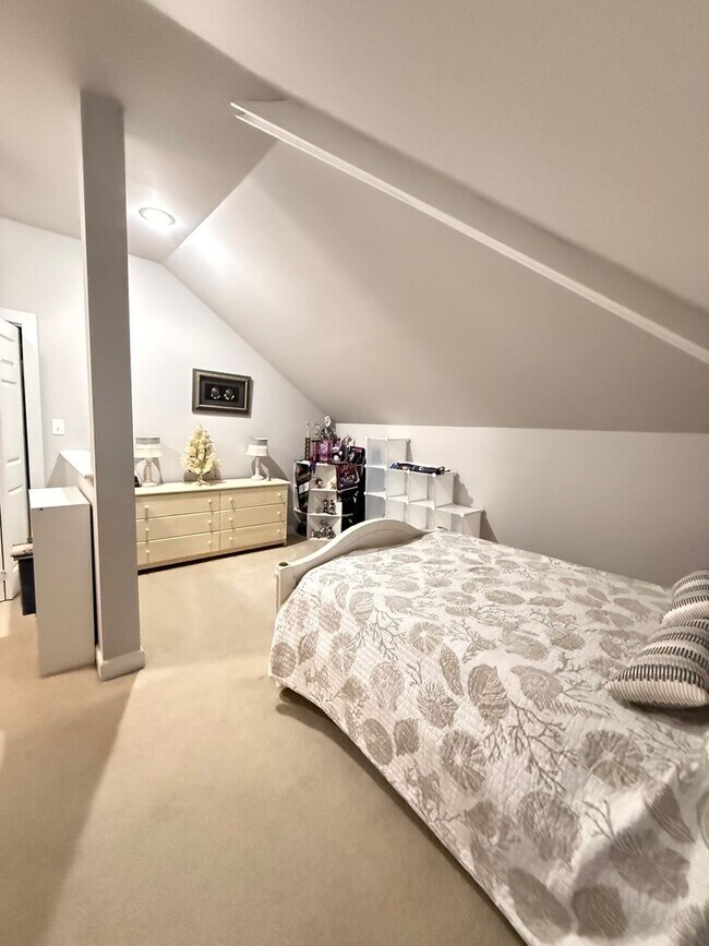 Building Photo - Kingsmill