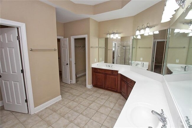 Building Photo - 3029 Woodwalk Dr SE