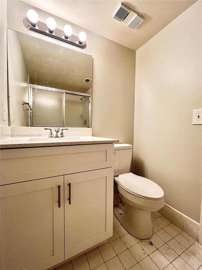 Building Photo - 9855 Westview Dr