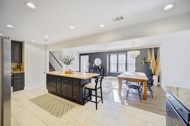 Building Photo - 1024 Juniper Ave