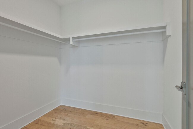 Building Photo - 335 Sage Ln