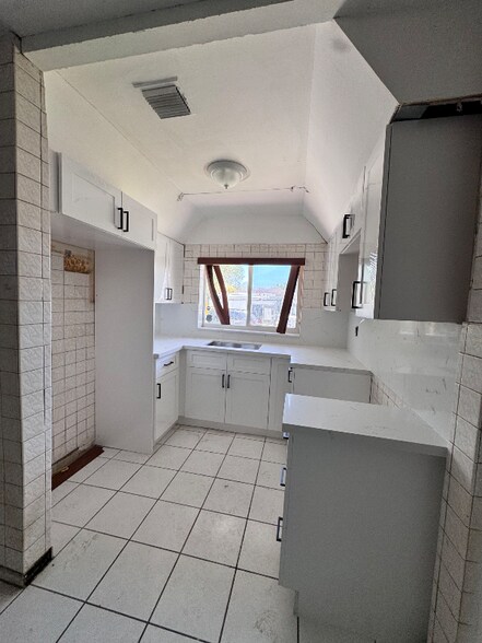 Building Photo - 7625 SW 21st Terrace