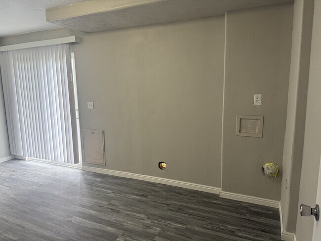 Building Photo - 461 E 740 N