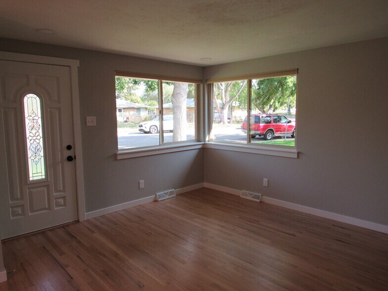 Building Photo - 1111 Judson St
