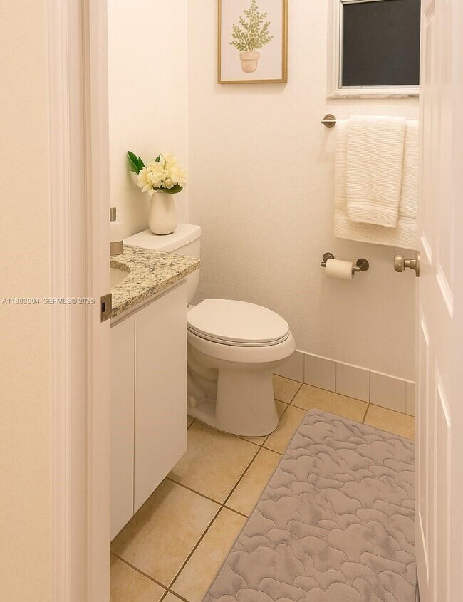 Building Photo - 2516 Lincoln St