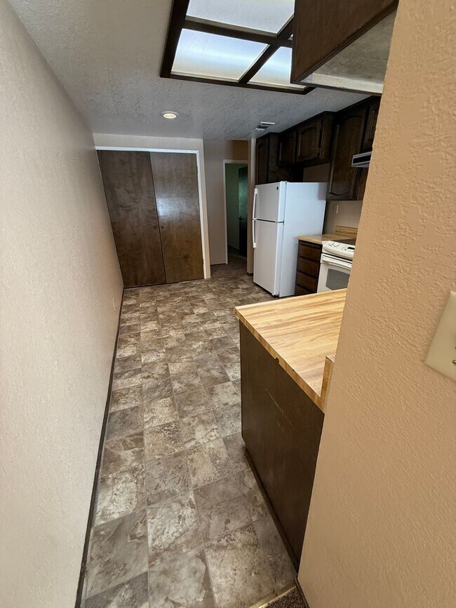 Building Photo - Charming 2-Bed, 2-Bath Condo in Auburn – Great Location & Move-In Ready